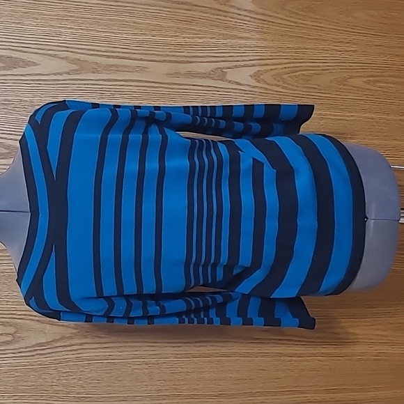 Hannah- 3/4 Sleeve Sweater - Picture 10 of 11